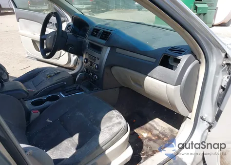 2010 Ford Fusion S из США, поврежденный, VIN 3FAHP0GA6AR400326